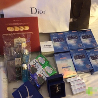 香港晒货：23日铜锣湾尖沙咀SOGO败Dior、HR、施华洛世奇等